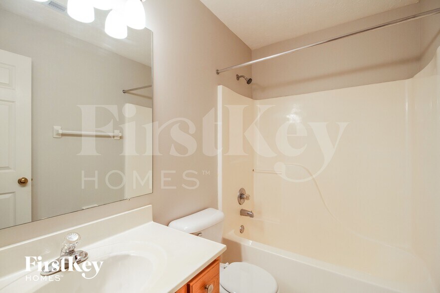 Building Photo - 903 Pine Needle Pl