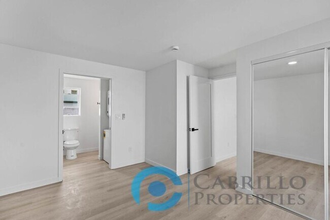 Building Photo - 4571 North Ave