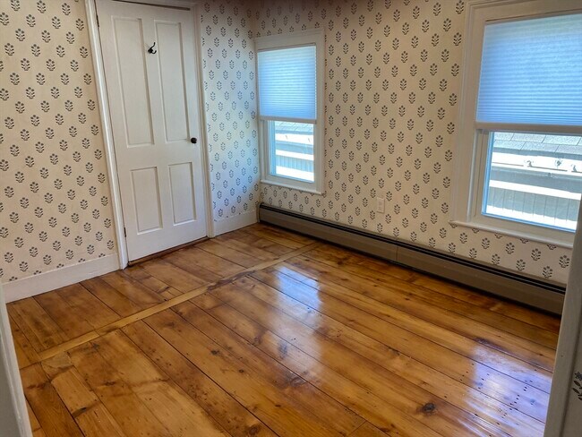 Building Photo - 230 W Fifth St