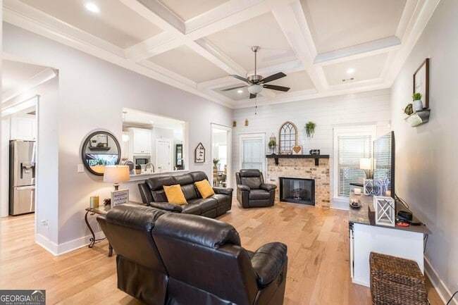 Building Photo - 306 Rustic Live Oak Trl