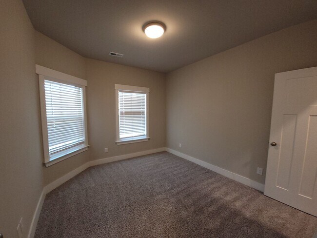 Building Photo - Zeirdt Road - Redstone Gate 7 - Toyato Field