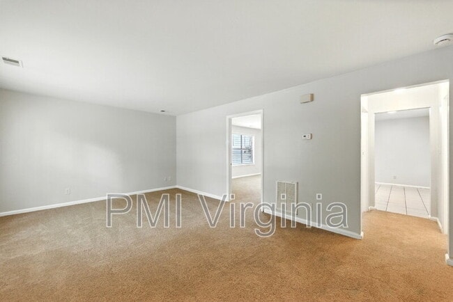 Building Photo - 949 Park Ave