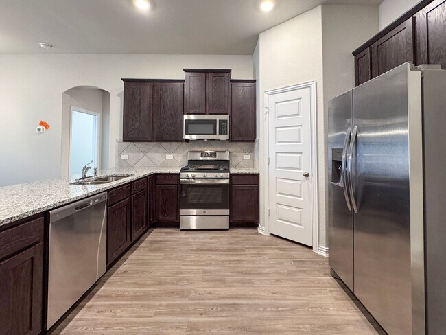 Building Photo - 9306