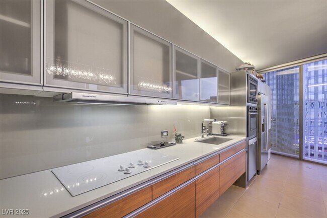 Building Photo - 3722 S Las Vegas Blvd