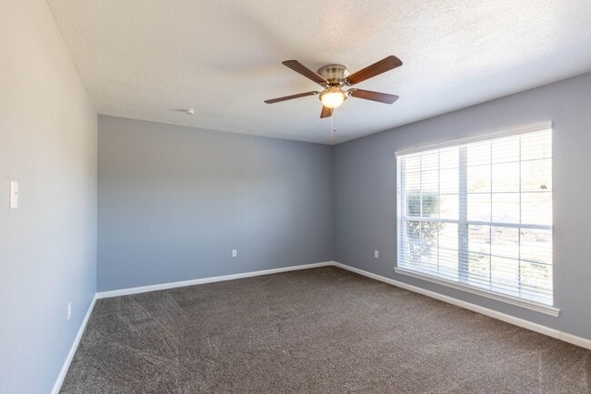 Building Photo - 4 BED 2 BATH NORTH WOOLMARKET SCHOOL DISTRICT!! THIS HOUSE IS A MUST SEE!!