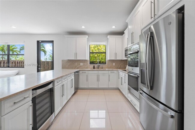 Building Photo - 9974 NW 86th Terrace