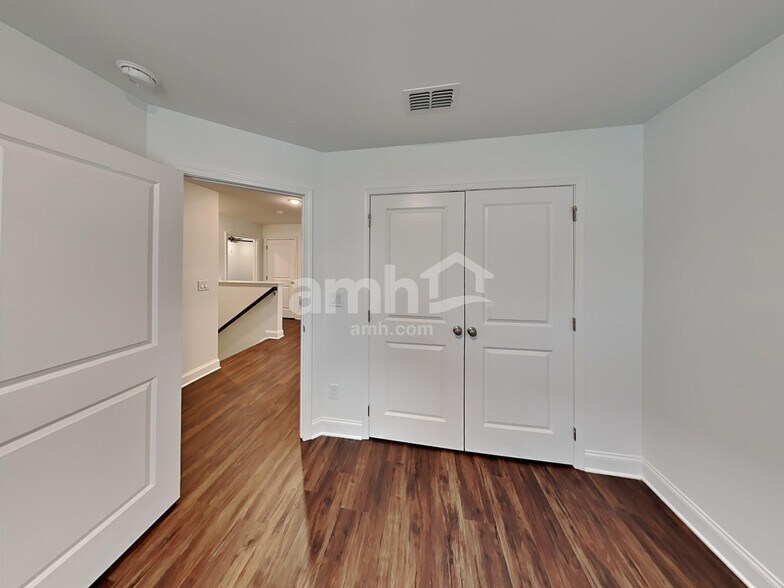 Building Photo - 143 Spruce Cir