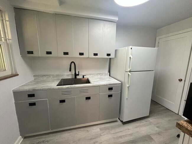 Building Photo - bev1552