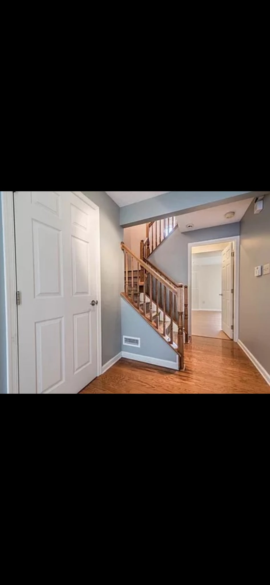 Front door entry / first floor - 81701 Lost Valley Dr