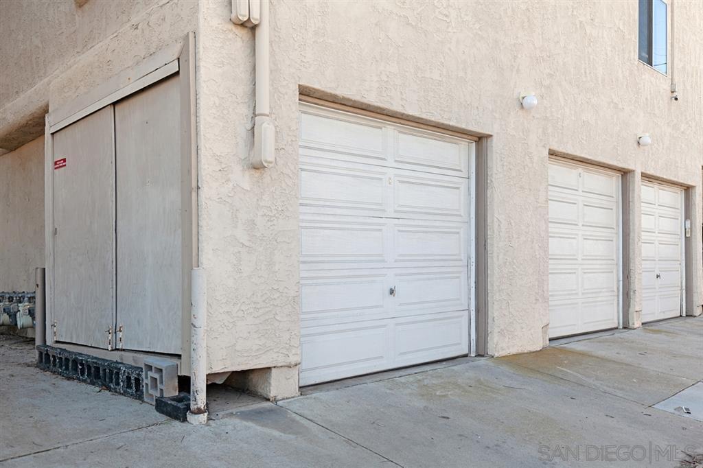Two-car tandem garage - 4380 Temecula St