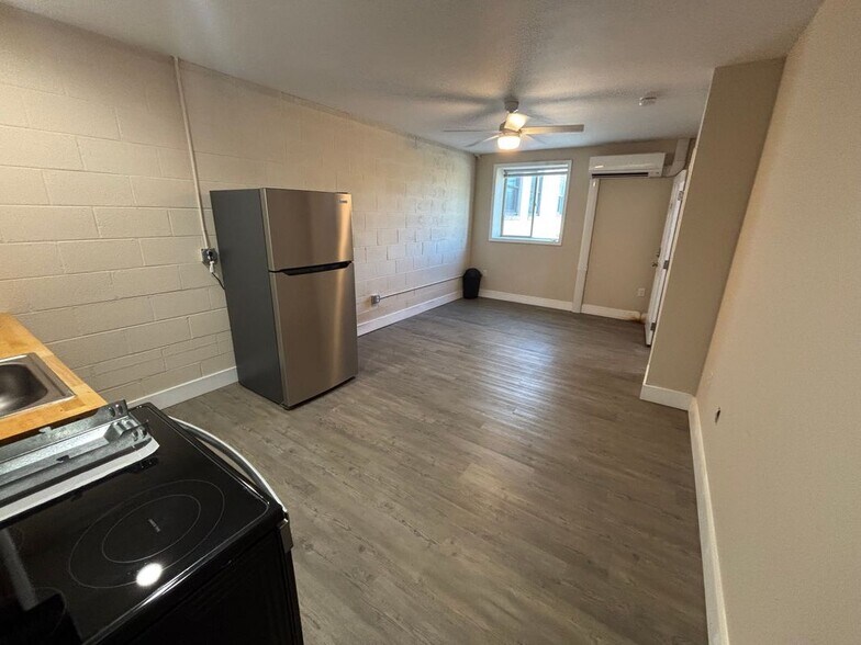 Building Photo - 637 Washington St