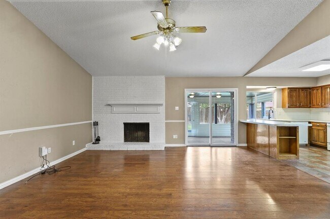 Building Photo - 1713 Richland Dr