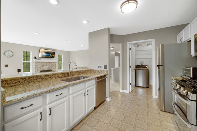 Building Photo - 2623 Cobblestone Dr