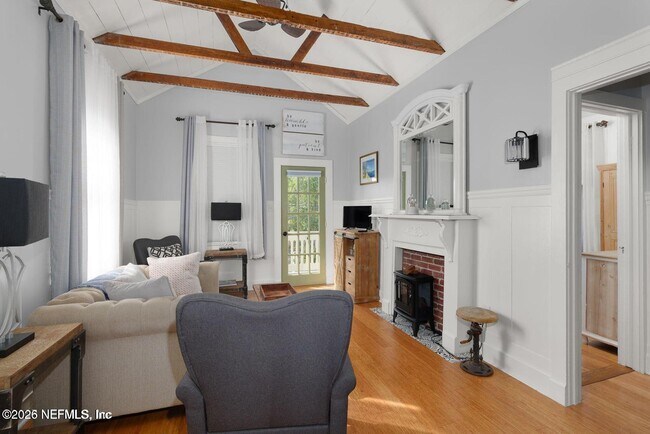 Building Photo - 251 Charlotte St