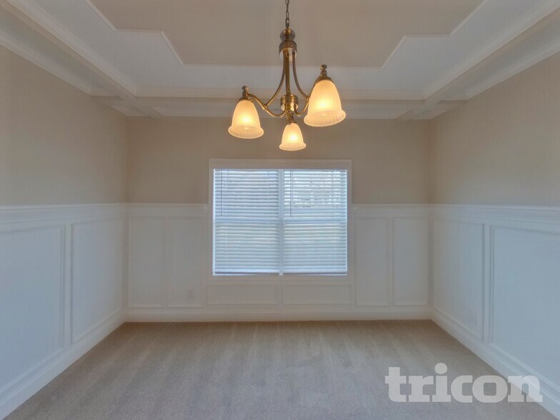 Building Photo - 2925 Cason Ln