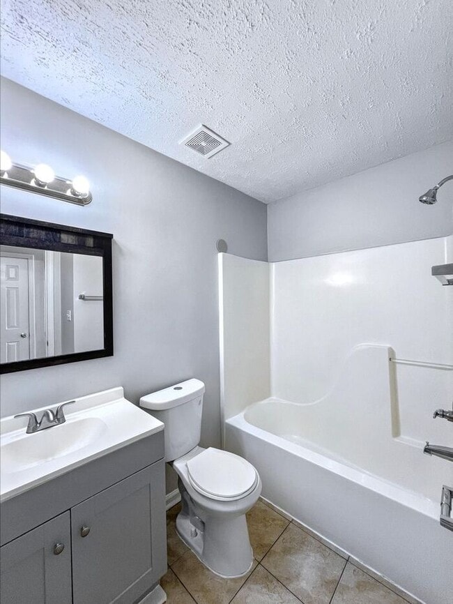 Building Photo - 5880 Waverly Dr