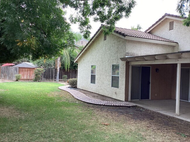 Building Photo - 9615 N Buttonwood Ct