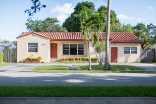 Building Photo - 624 Westward Dr