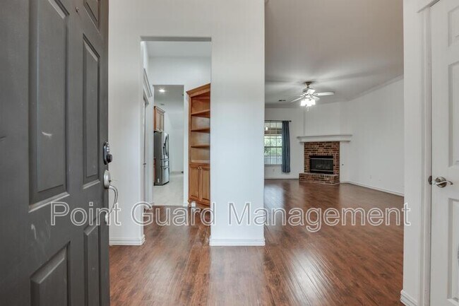 Building Photo - 10517 Queensbury Dr