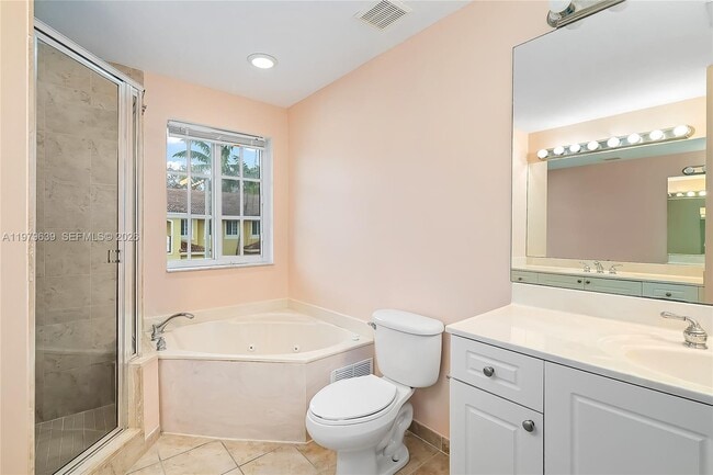 Building Photo - 330 SW 2nd Ave