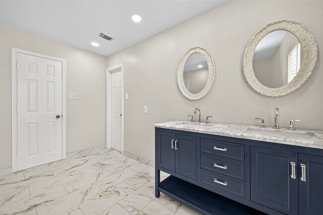 Building Photo - 20151 Pioneer Ridge Dr