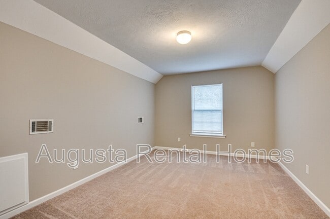 Building Photo - 4866 Orchard Hill Dr