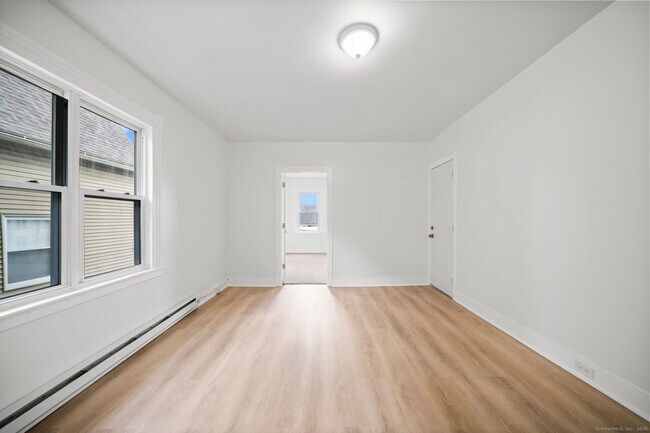 Building Photo - 220 Hillside Ave