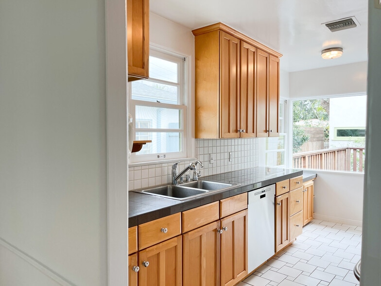 Building Photo - 1340 Grant St