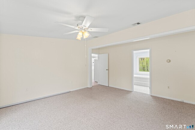 Building Photo - 89 Cranbury Dr