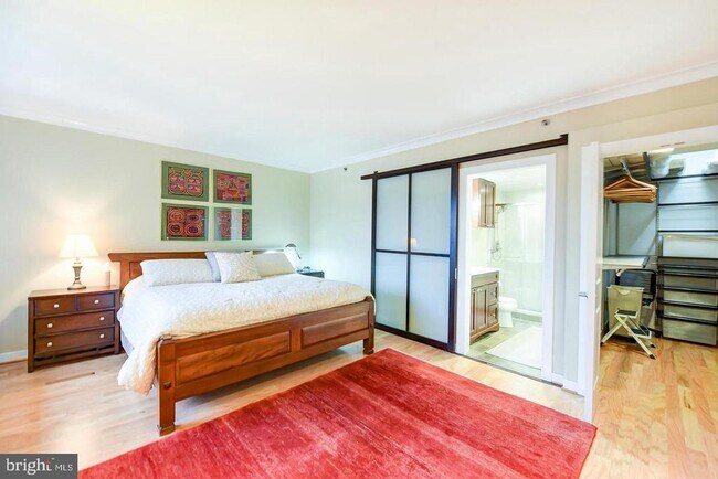 Building Photo - 777 7th St NW