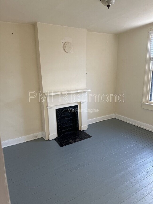 Building Photo - 413 S Laurel St