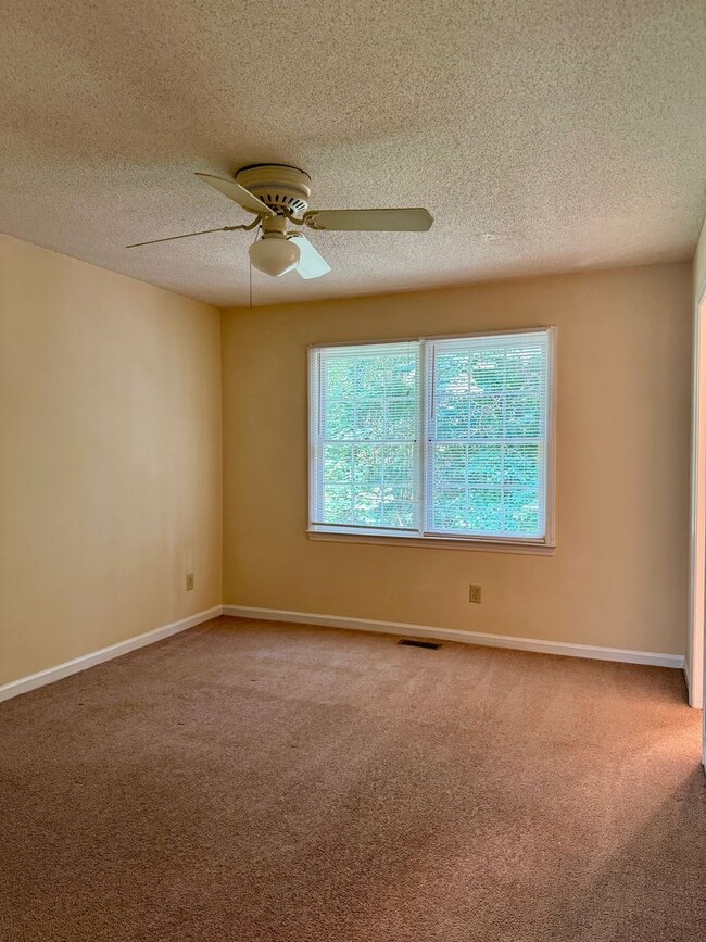 Building Photo - 3313 Bearskin Ct