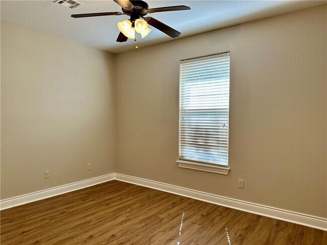 Building Photo - 4989 W Homespun Dr