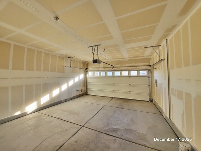 Building Photo - 5878 Aurora Gold Ave