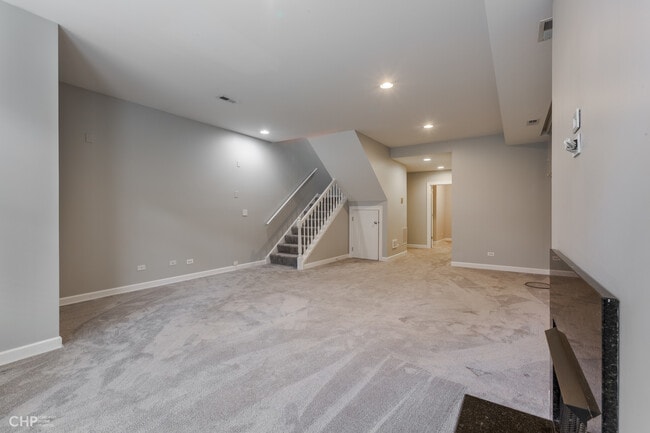 Building Photo - 2938 N Damen Ave