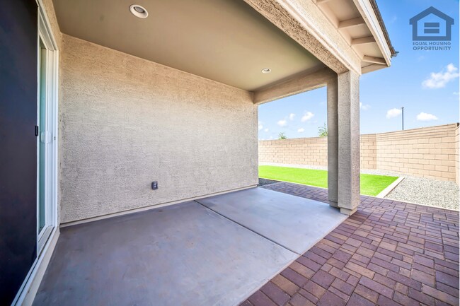 Building Photo - 4Bed/3Bath House at Thomas Rd/99th Ave! Ready for Immediate Move-In! -- Mother-In-Law Suite W/Pri...