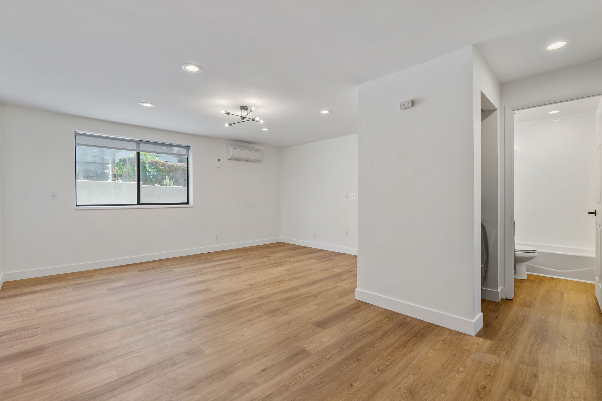 Building Photo - 1016 E 900 S