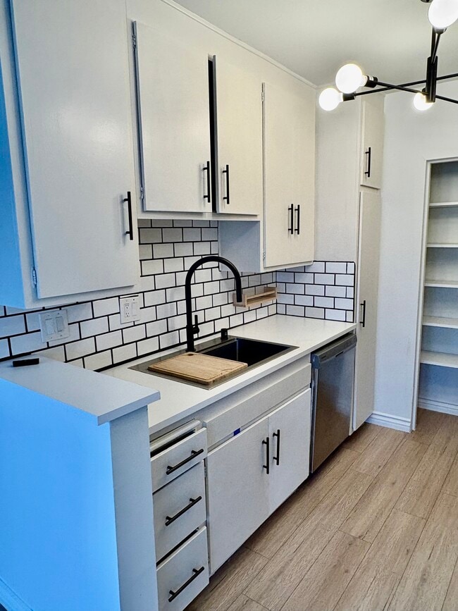 Building Photo - 11015 National Blvd