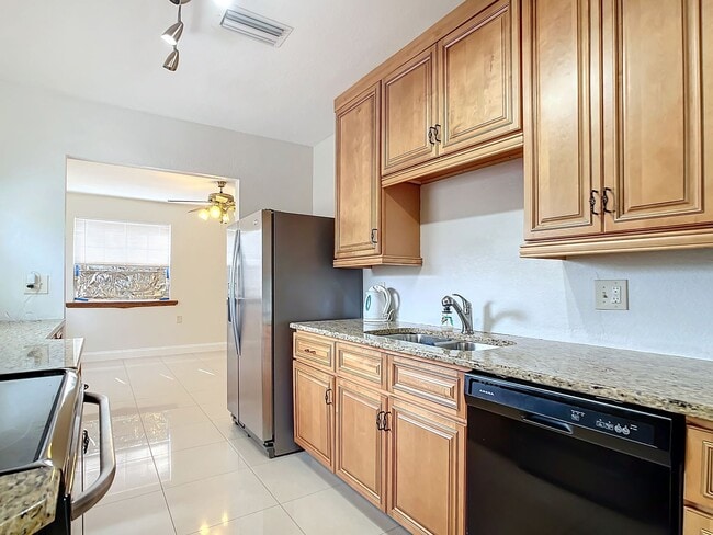 Building Photo - Beautifully remodeled, 1,332-square foot 3 bedroom/ 2½ bath/ home