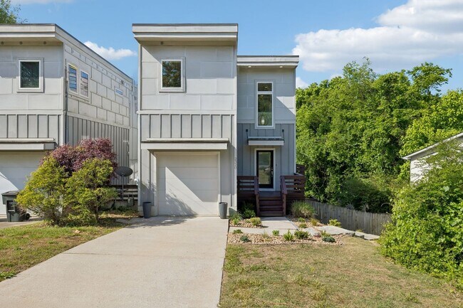 Building Photo - Secret Oasis in East Nashville - FOR LEASE