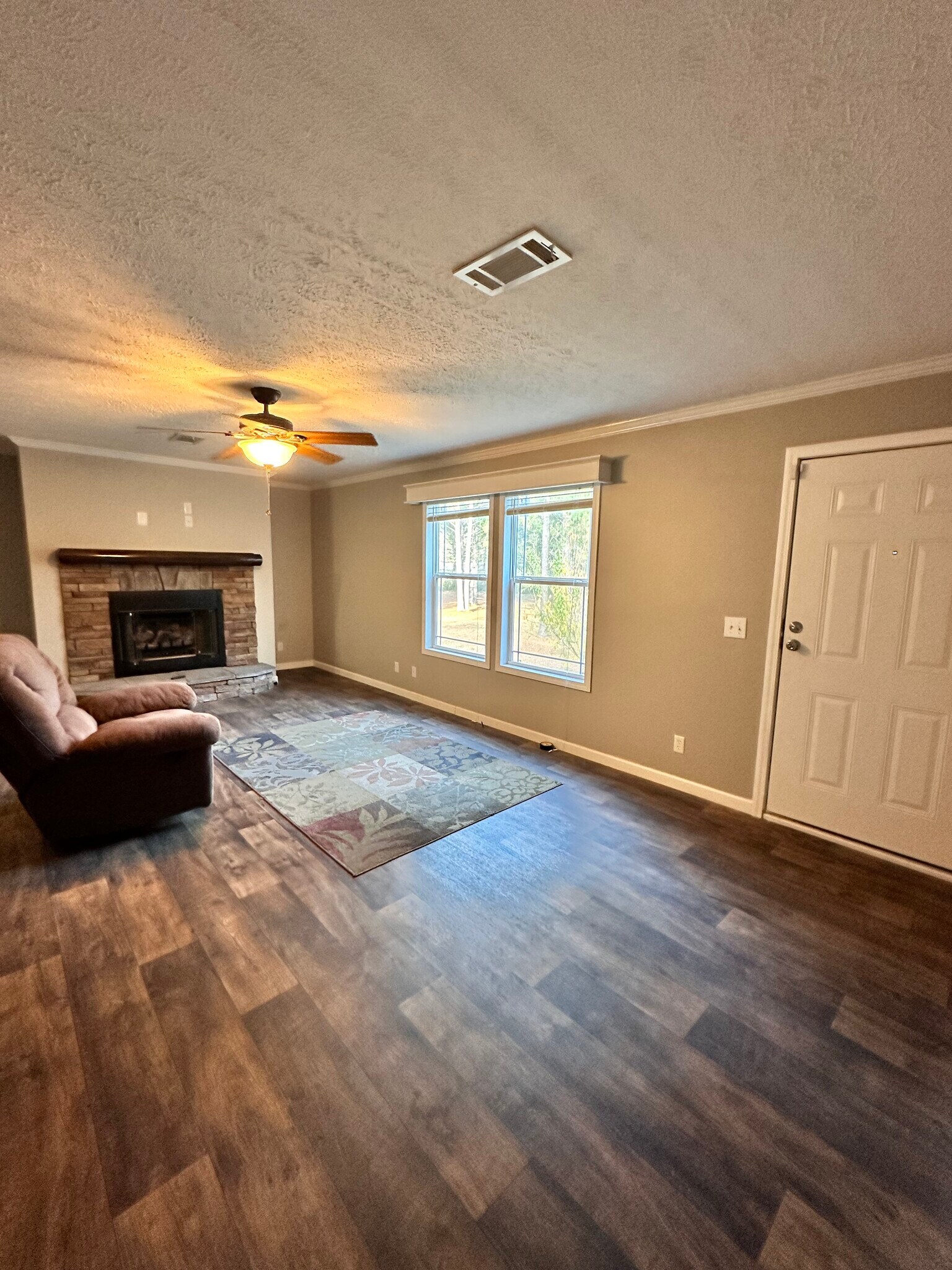 Building Photo - 253 Old Mobile Hwy