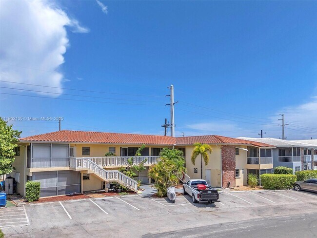 Building Photo - 2101 NE 68th St