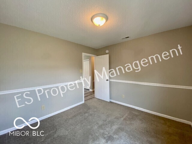 Building Photo - 10902 Glenayr Dr