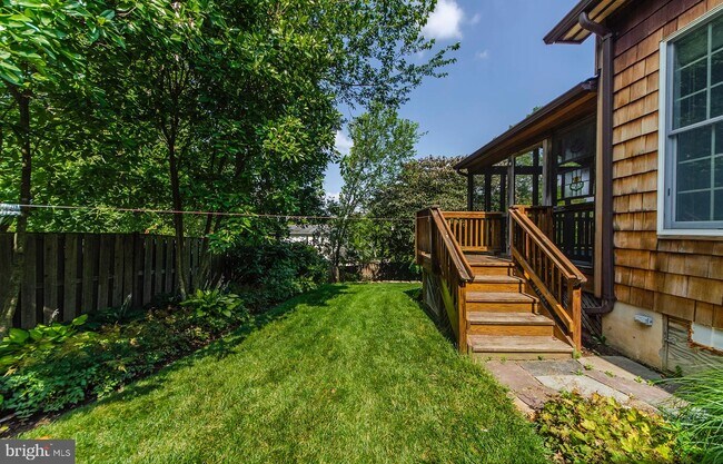 Building Photo - 628 Tazewell Rd NW