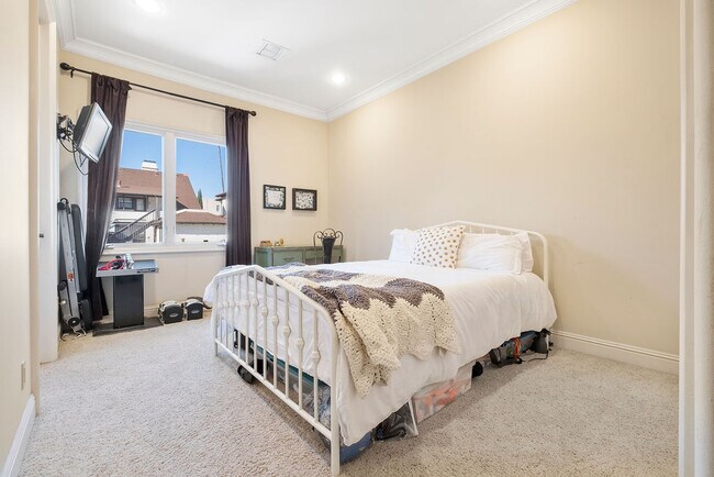 2nd master suite - 108 S El Molino Ave