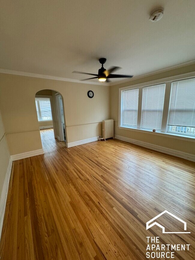 Building Photo - 2221 W Arthur Ave