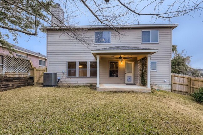 Building Photo - Spacious 3-Bed Home with Dual Living Areas in Prime Location