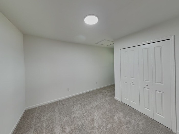 Building Photo - 590 Holly Lks Dr