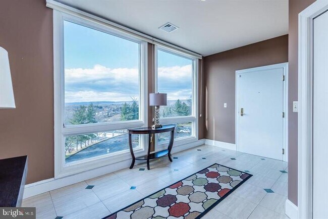 Building Photo - 1510 Waterford