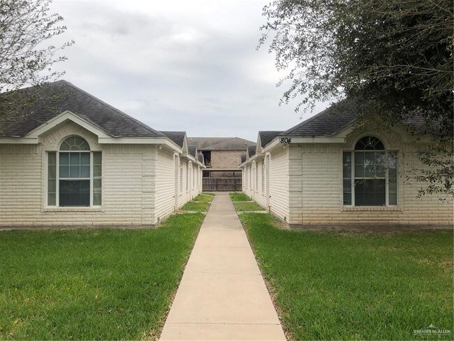 Primary Photo - 804 N Cross Ln